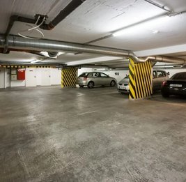 В Азербайджане изменены правила оплаты доставки и хранения автомобилей