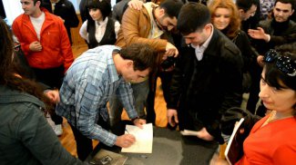 В Баку презентована книга молодых писателей