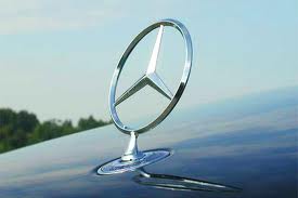 Автодилеры в Иране прекратили импорт BMW и Mercedes