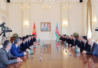 Встреча президентов Азербайджанской Республики и Кыргызской Республики в расширенном составе