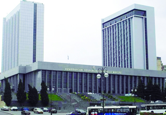 Милли Меджлис внес поправки в бюджет 2012 года