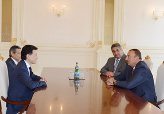 Президент Азербайджана Ильхам Алиев принял президента Международной шахматной федерации