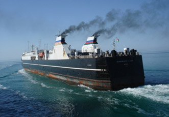 Азербайджанский флаг поднят напароме «Барда»