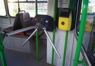 В Баку в автобусах установят турникеты, а водители перейдут на систему зарплаты