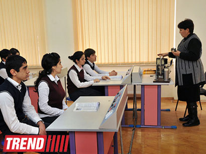 Школы Баку получат единую форму психологической ученической карты