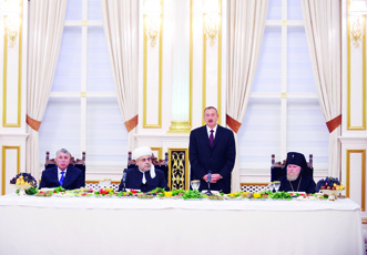 Президент Азербайджана Ильхам Алиев принял участие в церемонии ифтар по случаю священного месяца Рамазан