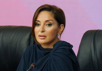 Первая леди Азербайджана Мехрибан Алиева провела встречи в рамках III Бакинского международного гуманитарного форума