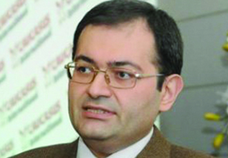 Интигам Бабаев: «Сегодняшняя молодежь инициативнее, активнее и креативнее, чем представители молодежи прошлых лет»