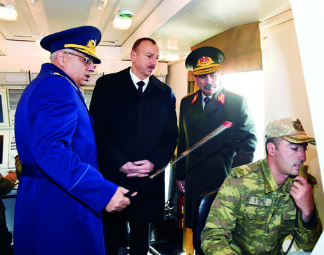 Президент Ильхам Алиев ознакомилсяс условиями, созданными в военном городке Военно-воздушных сил Министерства обороны