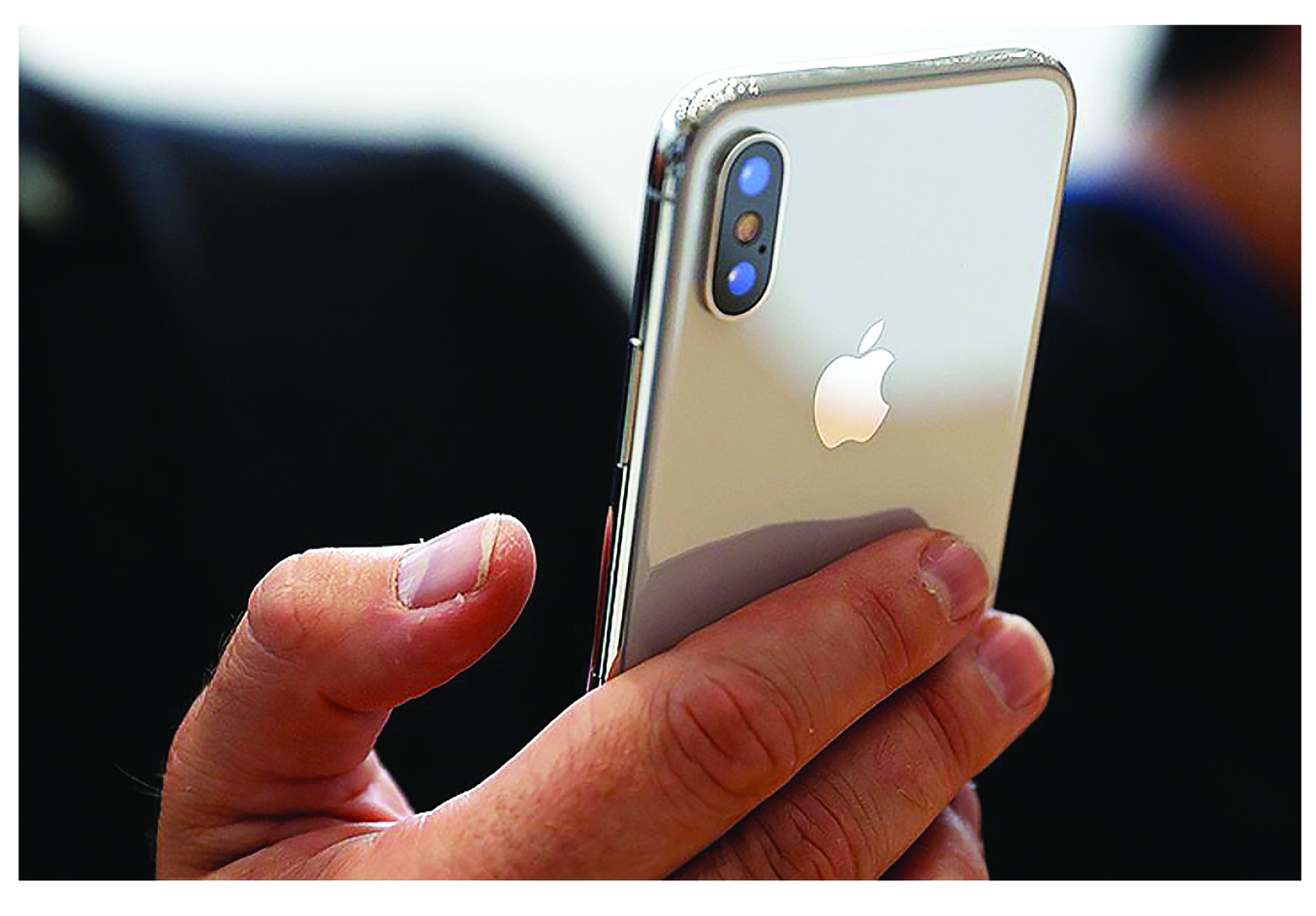 Apple презентовала флагман iPhone X,новый смартфон и автономные часы