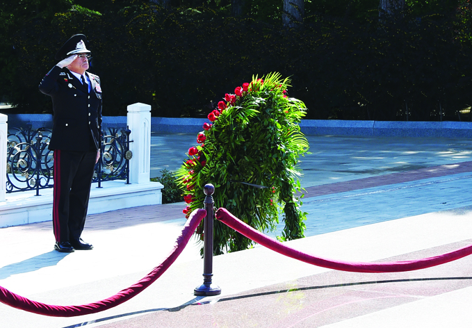 Личный состав Службы государственной безопасности почтил память великого лидера Гейдара Алиева