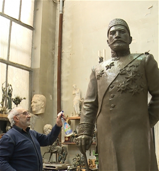 Известный меценат «возвращается»в родной Баку