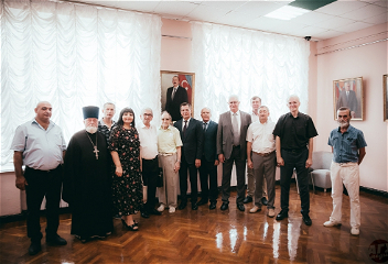 В Астраханском госуниверситете открылась галерея портретов почетных профессоров,где особое место занимает портретПрезидента Азербайджана Ильхама Алиева