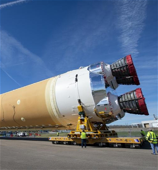 NASA испытало разгонный блокракеты SLS для полетов к Луне и Марсу