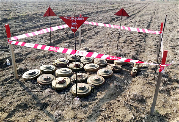 В однойкоманде на минном поле