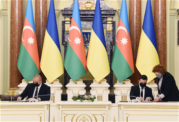 Подписаны азербайджано-украинские документы