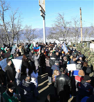 Поздний гостьгложет и кость