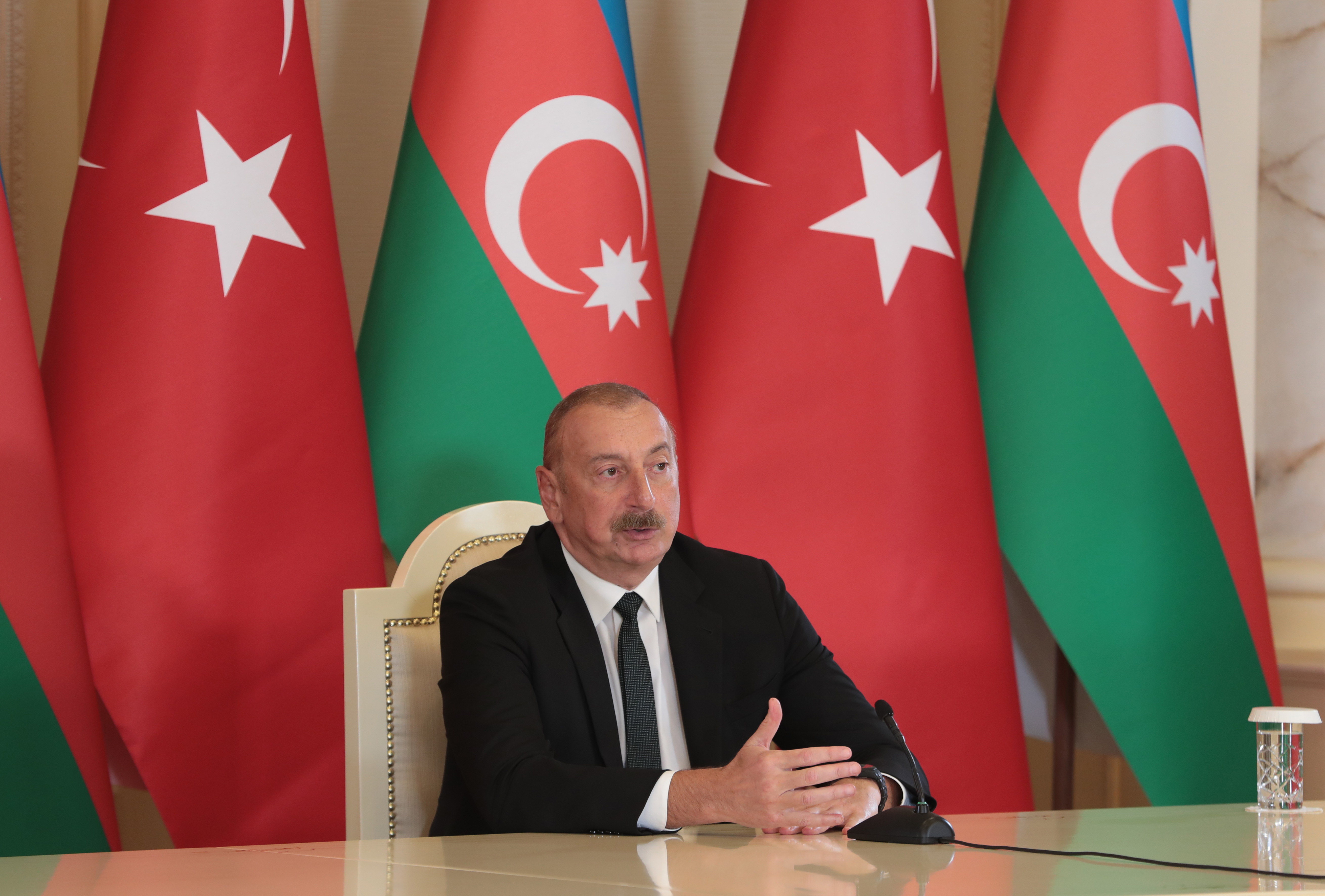 Президенты Азербайджана и Турции выступили с заявлениями для прессы