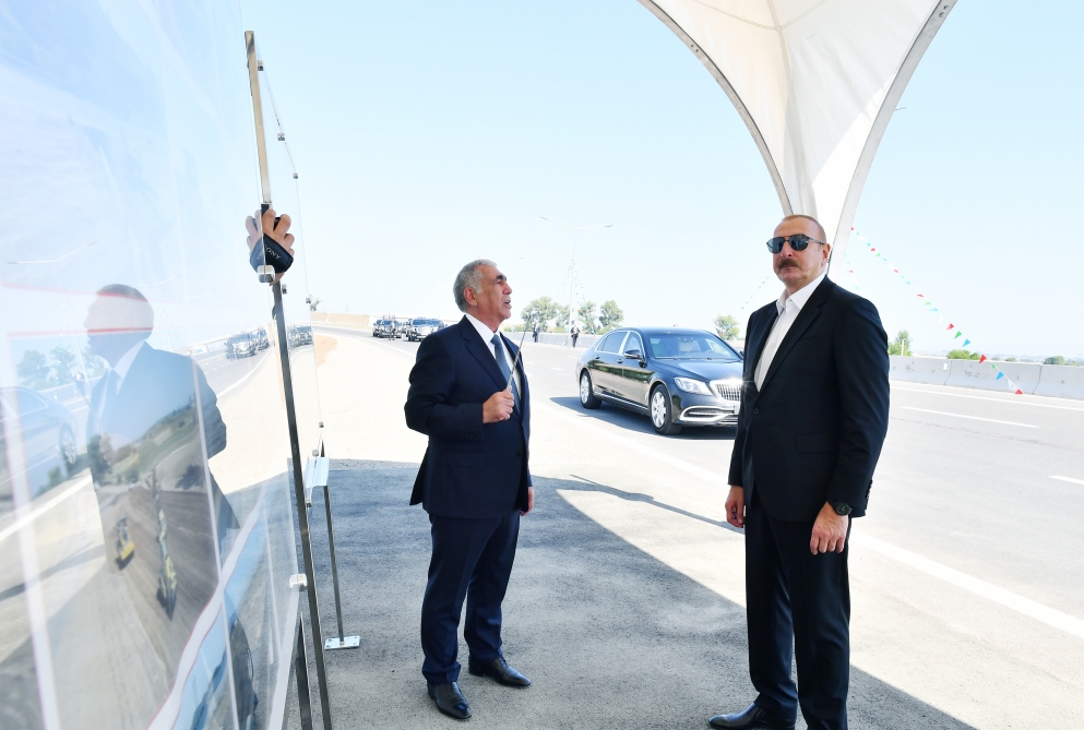 Президент Ильхам Алиев принял участие в открытии участка Гянджа-Газахбейли автомобильной дороги Баку-Газах-государственная граница с Грузией