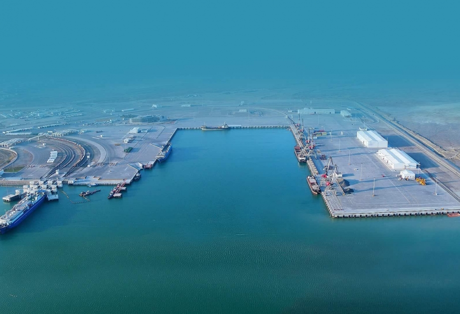 Морские порты Азербайджана увеличили перевалку грузов на 13 процентов