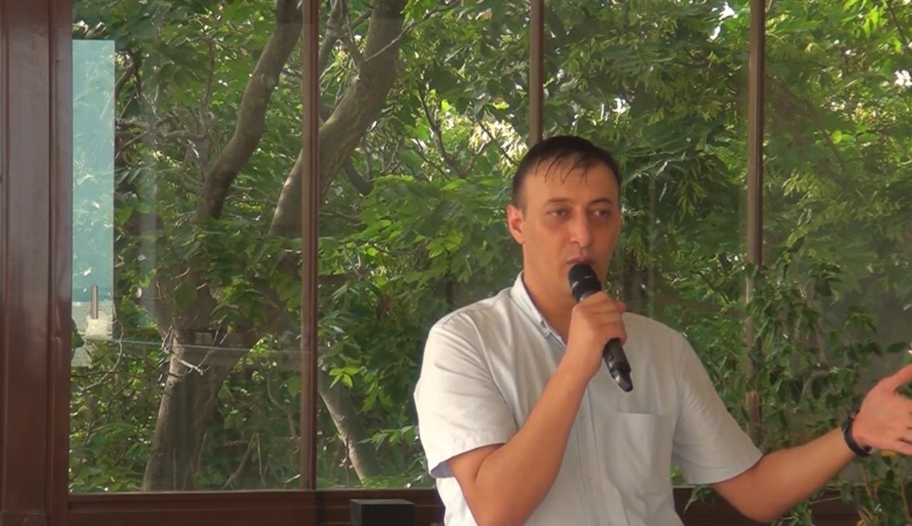 Из текста в контекст