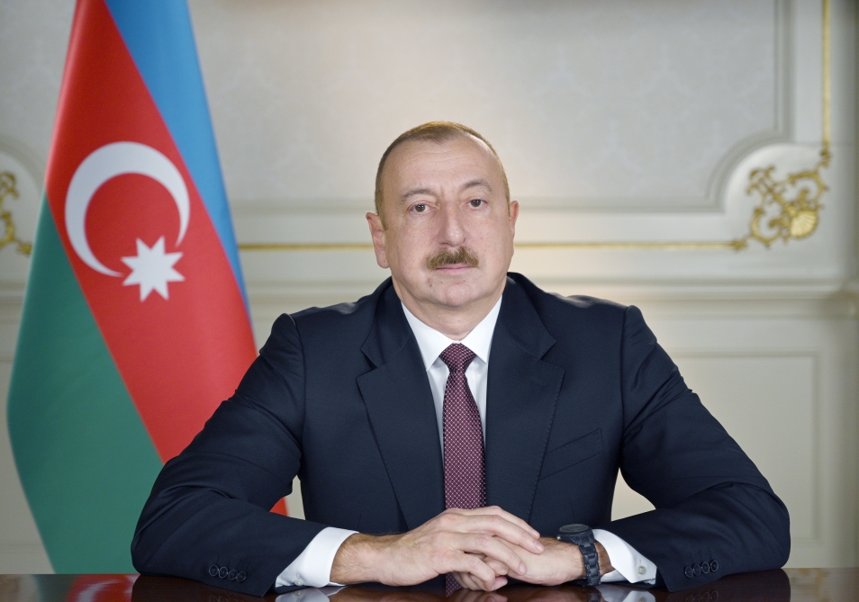 Президенту Республика АлбанияЕго превосходительствугосподину Байраму Бегаю