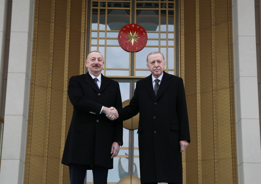 В Анкаре состоялась церемония официальной встречи Президента Ильхама Алиева