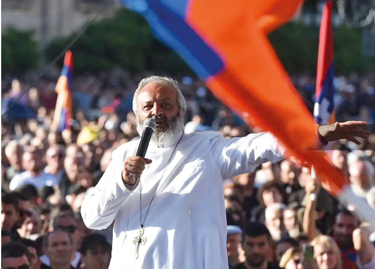 Между миром и церковью