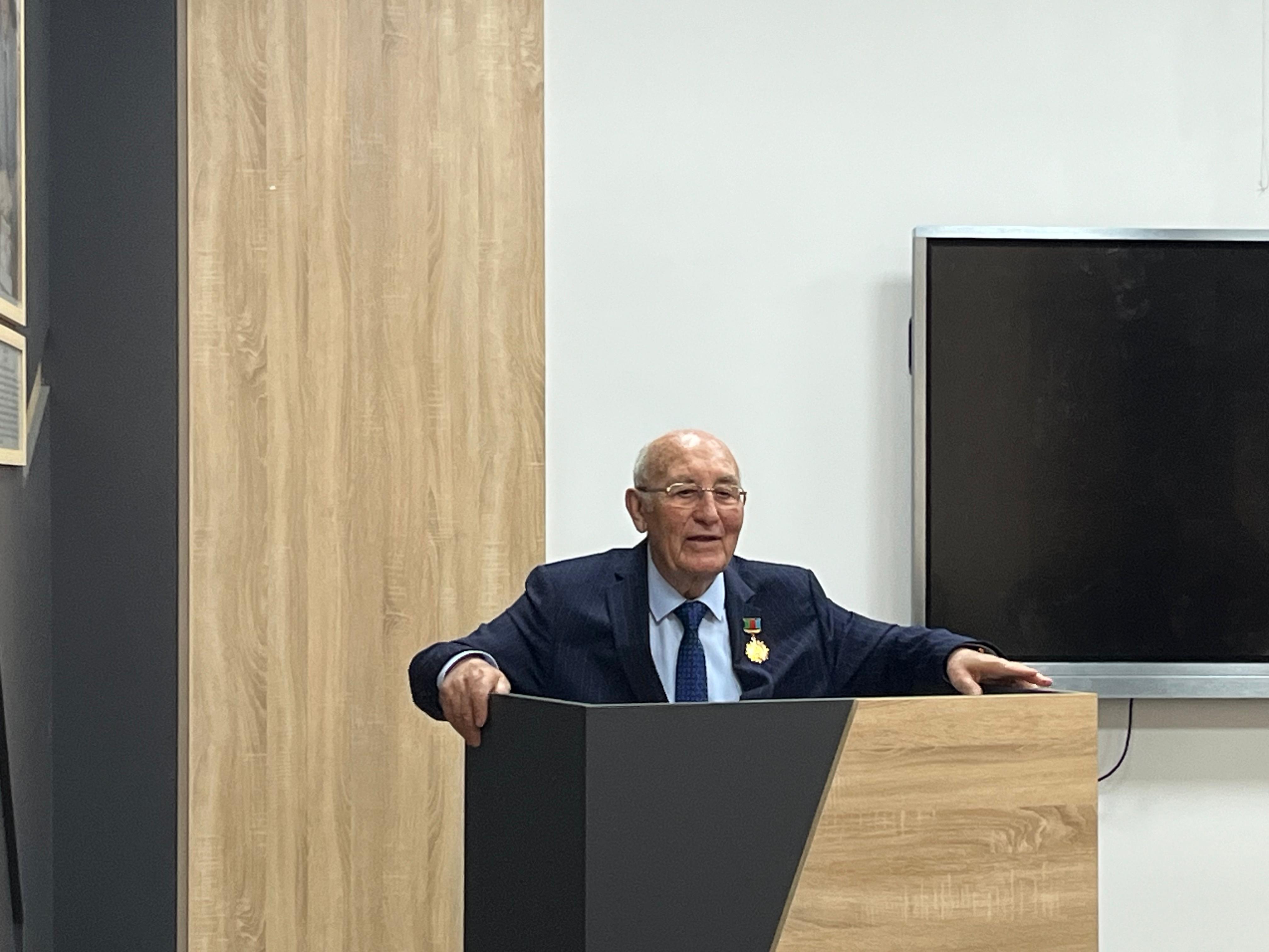 «БГУ глазами преподавателей-старейшин»: встреча с профессором Иззетом Рустамовым