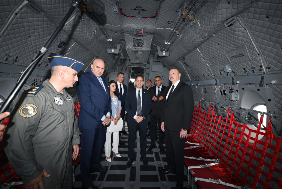 Президенту Ильхаму Алиеву представлен военно-транспортный самолет производства итальянской компании Leonardo