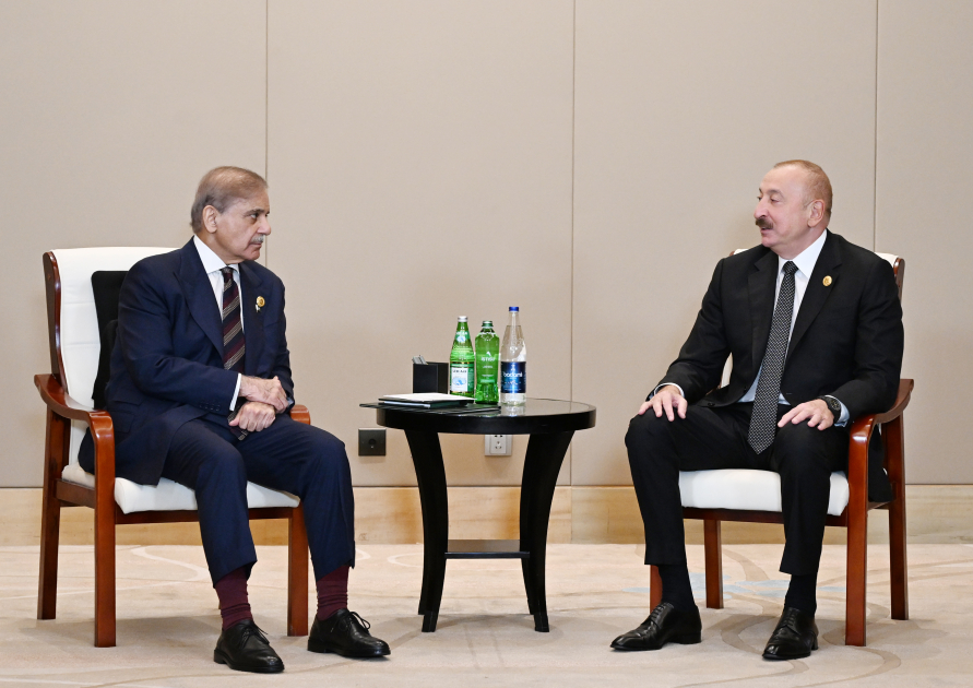 Президент Азербайджана Ильхам Алиев встретился в Тяньцзине с Премьер-министром Пакистана