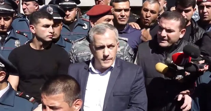 Из пустого в порожнее