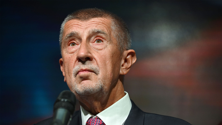 Чешский премьер Бабиш купил глобус, чтобы лучше видеть расположение Гренландии