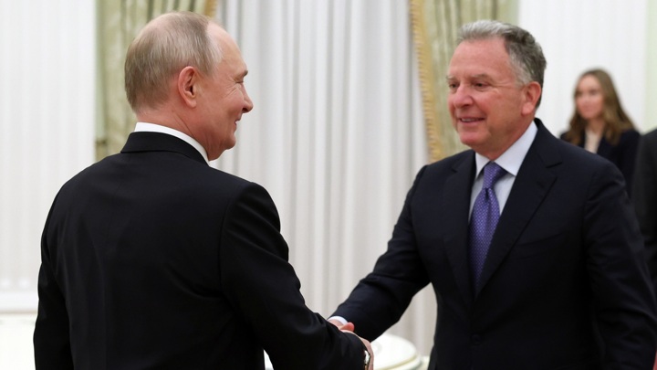 Песков объяснил, почему Путин и Уиткофф встречались в Кремле ночью