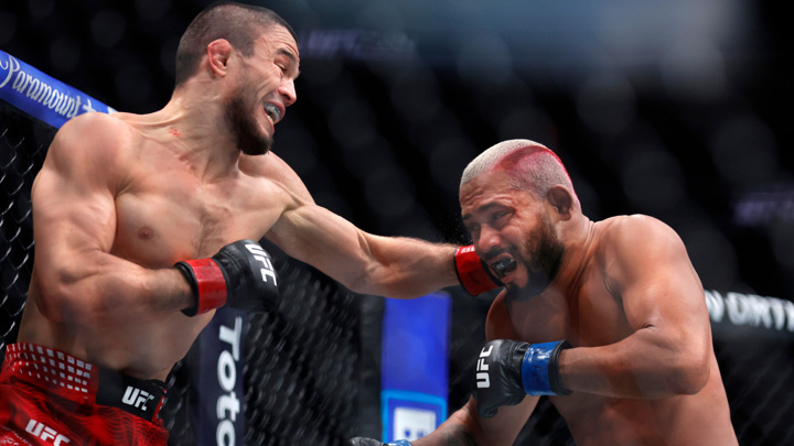 Нурмагомедов победил Фигейреду в поединке UFC в Лас-Вегасе