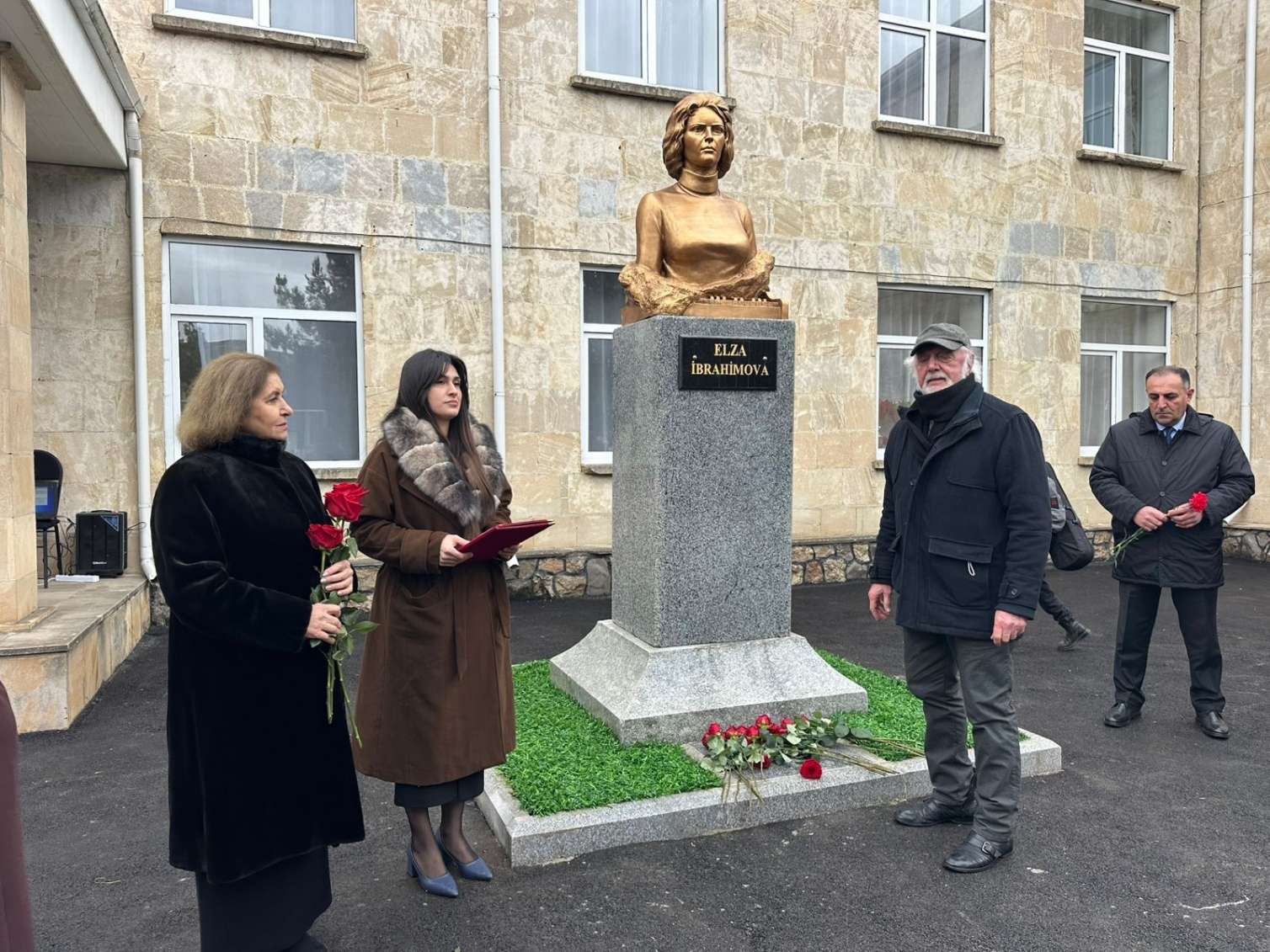 Я памятник воздвиг себе нерукотворный!..