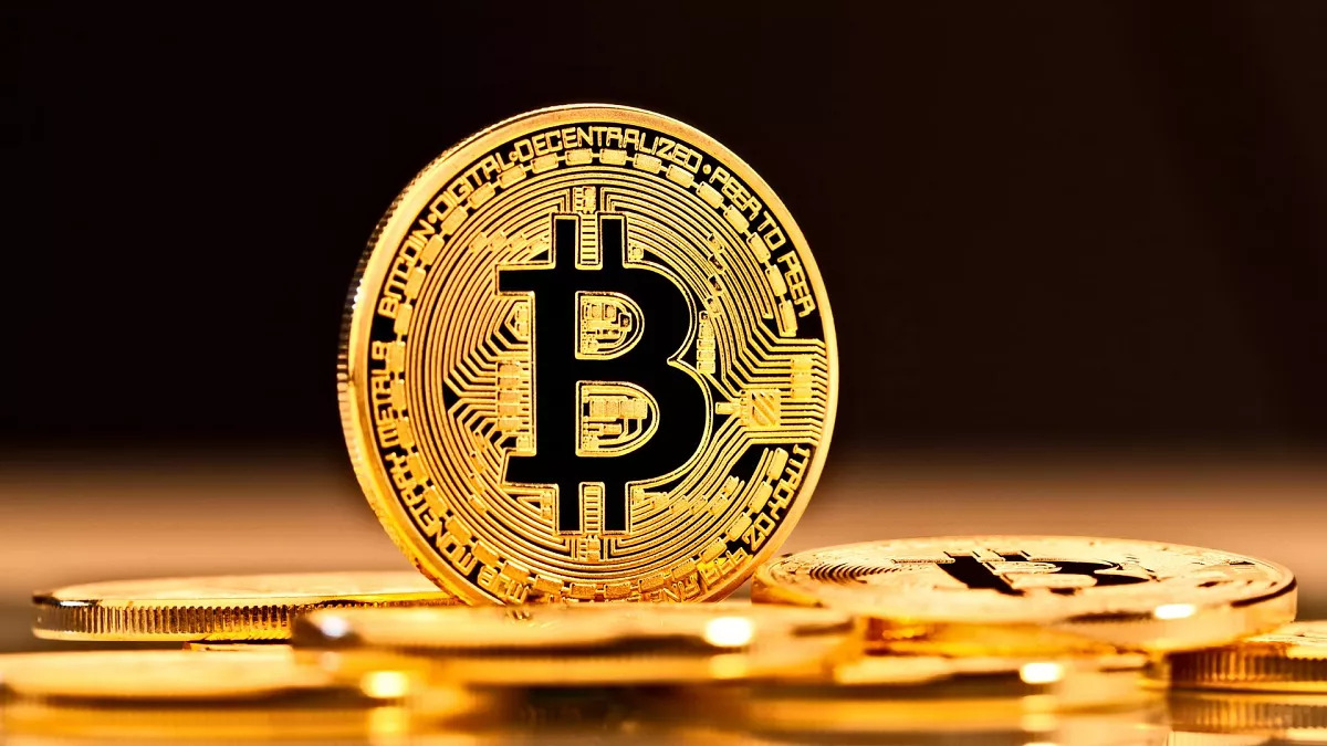 Биткоин протестировал зону ниже 87 000 долларов на фоне риска нового шатдауна