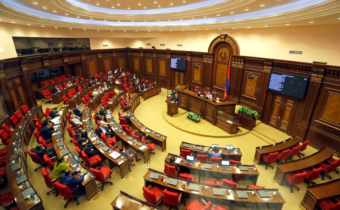 Предвыборная турбулентность