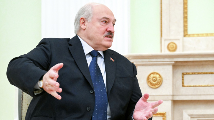 Лукашенко призвал "не париться" из-за ИИ