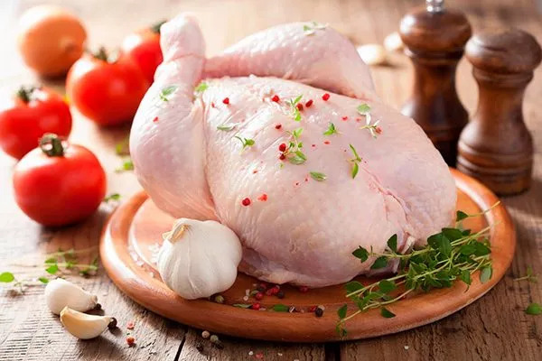 Турция приостанавливает экспорт куриной продукции из-за повышения цен