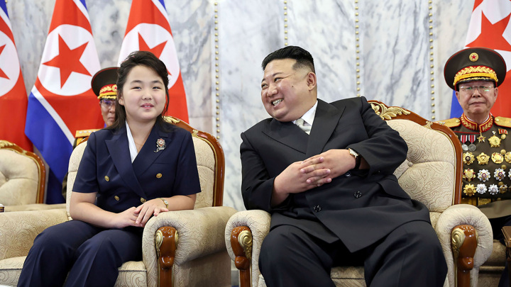 Yonhap: Ким Чен Ын готовит дочь на роль своей преемницы
