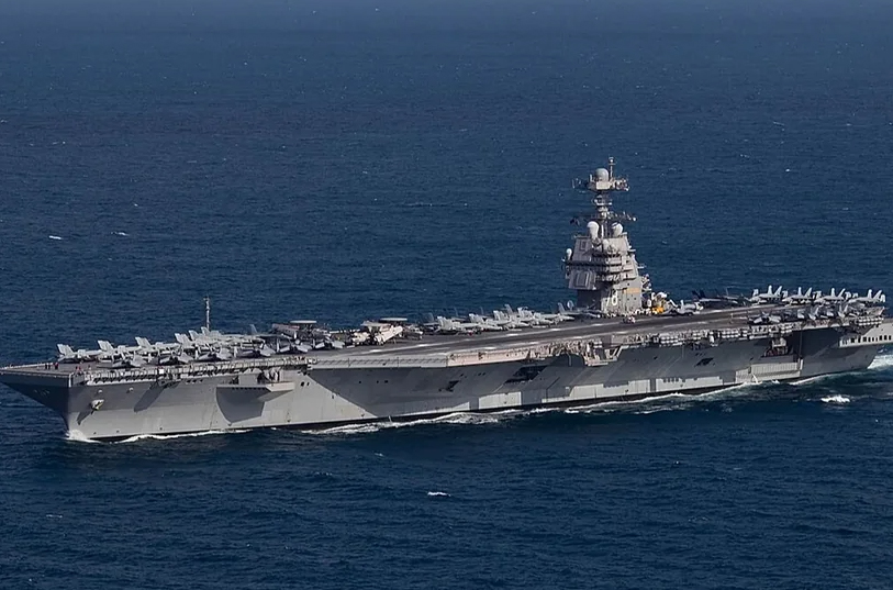 Американский авианосец USS Gerald R. Ford направляется на Ближний Восток