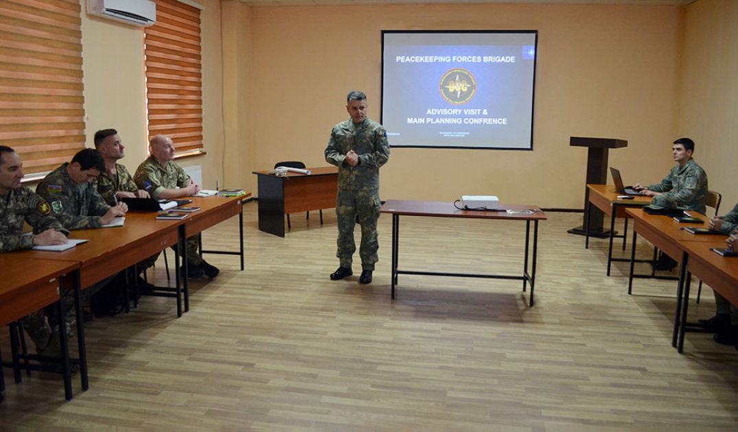 В Баку проходит консультативная встреча с делегацией НАТО