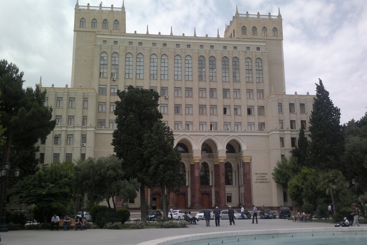 Академия наук готова исключить Мехтиева, но…
