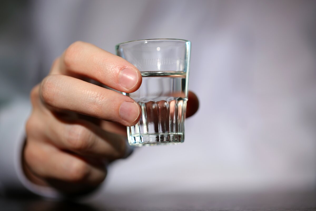 Житель Баку ранил двух племянников из-за водки