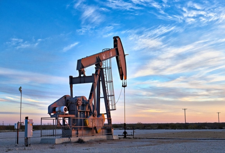 Нефть марки Azeri Light подешевела