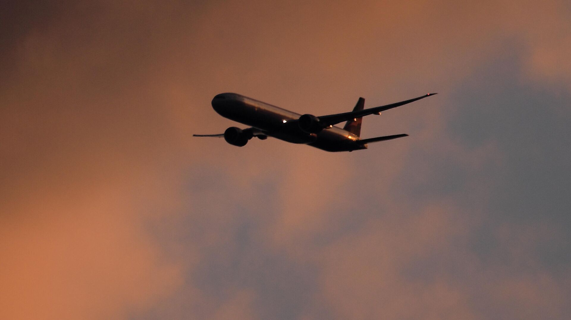 EgyptAir отменила рейсы в страны Персидского залива, Иорданию и Ирак