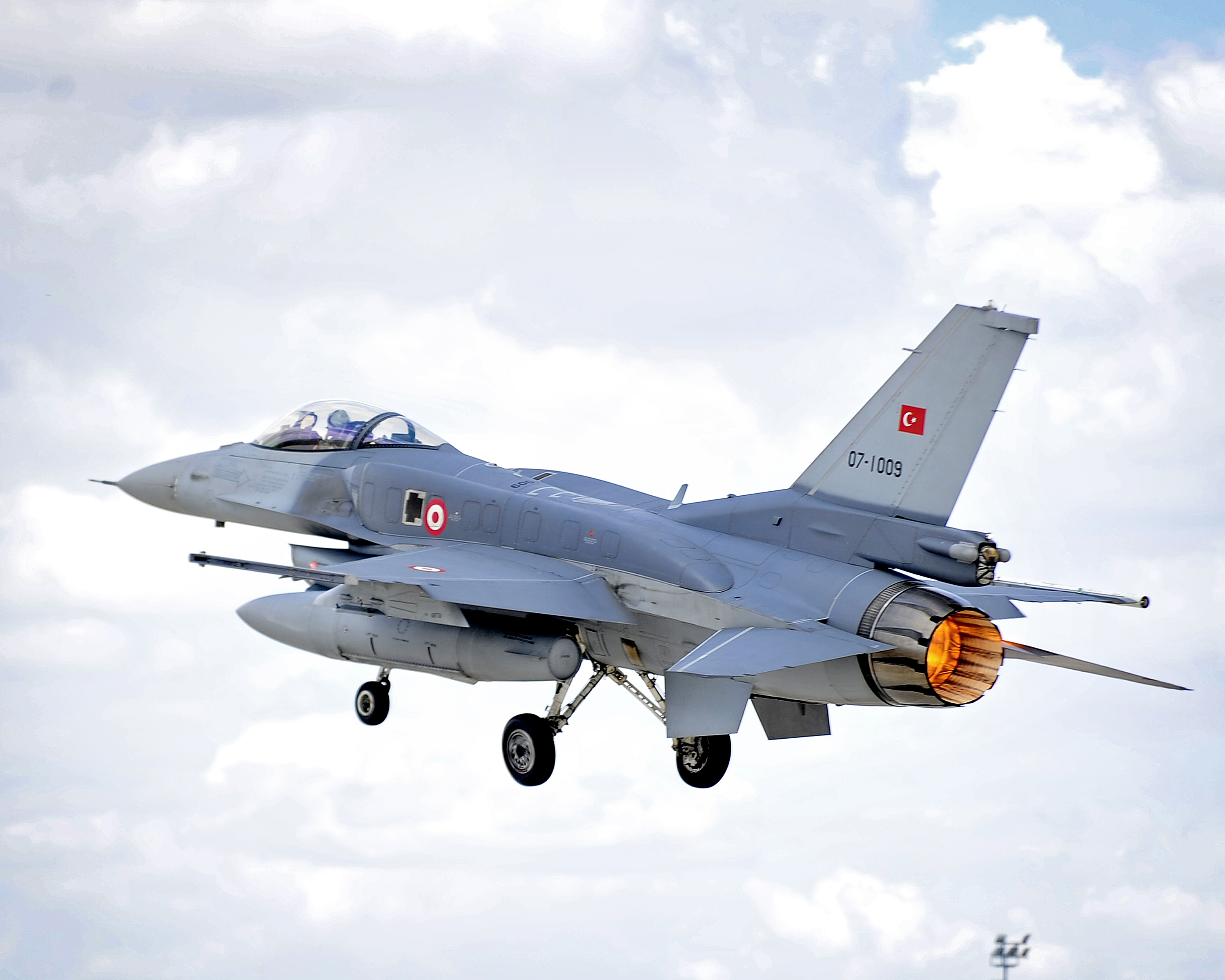 Турция рассматривает возможность размещения F-16 в Северном Кипре