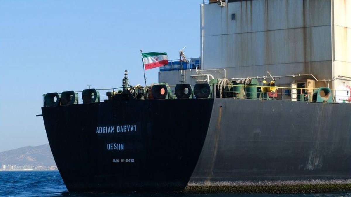 Война не преграда: Иран качает нефть в Китай