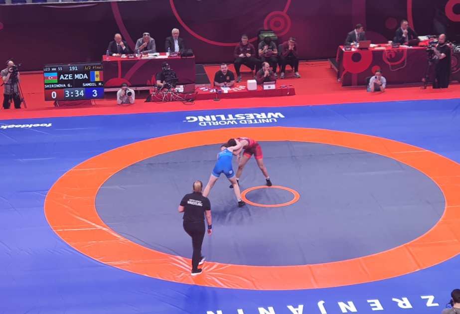 Две азербайджанские спортсменки вышли в финал чемпионата Европы по борьбе